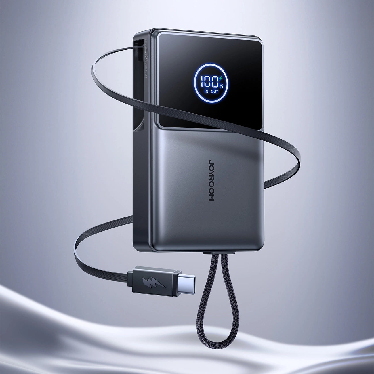 Bankeya Hêzê ya JOYROOM 10,000mAh bi Hêza Şarjkirinê ya 22.5W û Kabloya Type-C ya Çêkirî - Reş | Bankeya Hêzê ya JOYROOM JR-PR1 22.5W bi Kabloya Vekişîner a Çêkirî 10000mAh – Reş