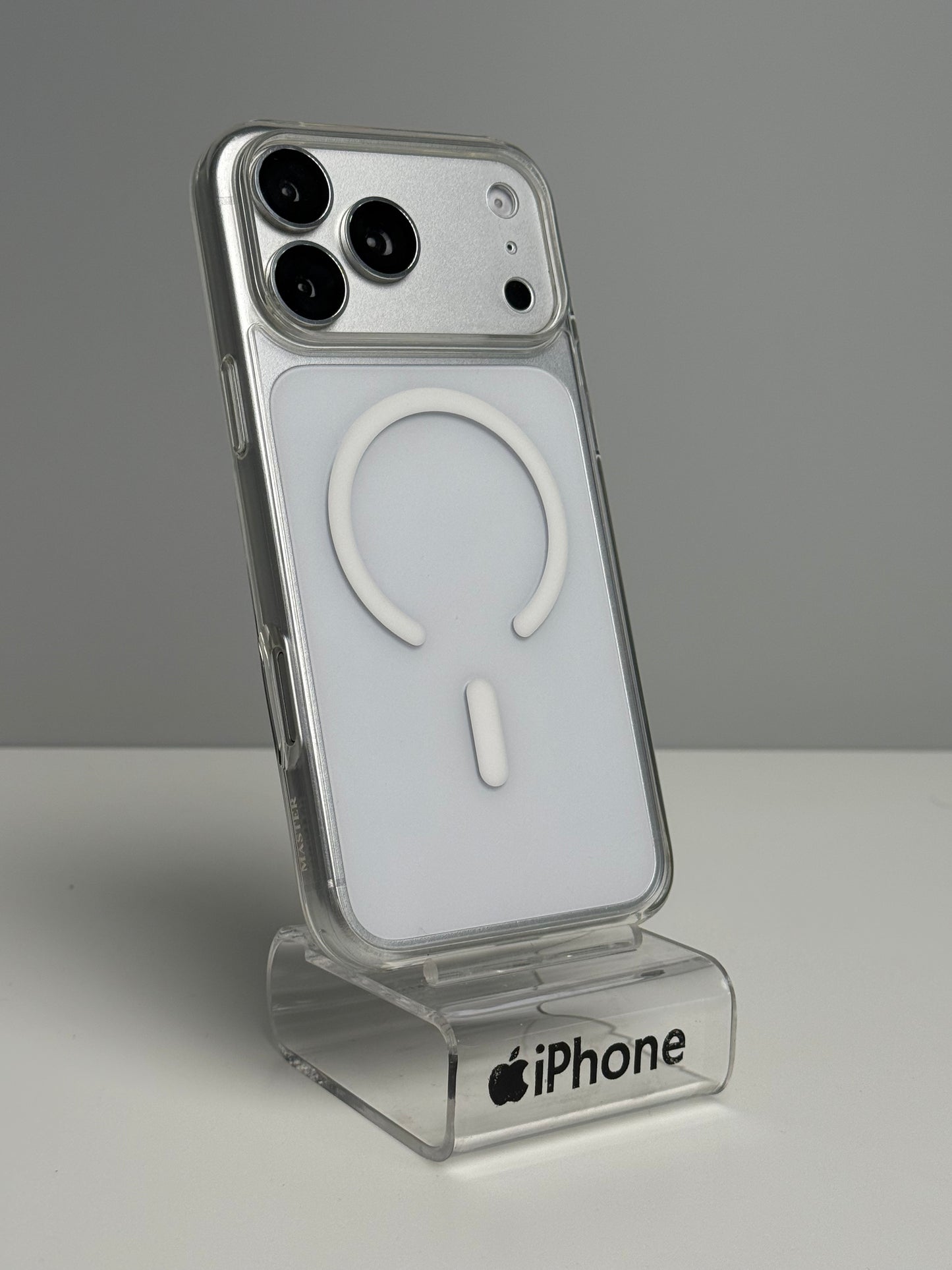كفر واقي ماستر مع خاصية ماج سيف لهاتف ايفون 17 / 17 برو / 17 برو ماكس - شفاف | Master Shield MagSafe Case For iPhone 17 / 17 Pro / 17 Pro Max - Clear