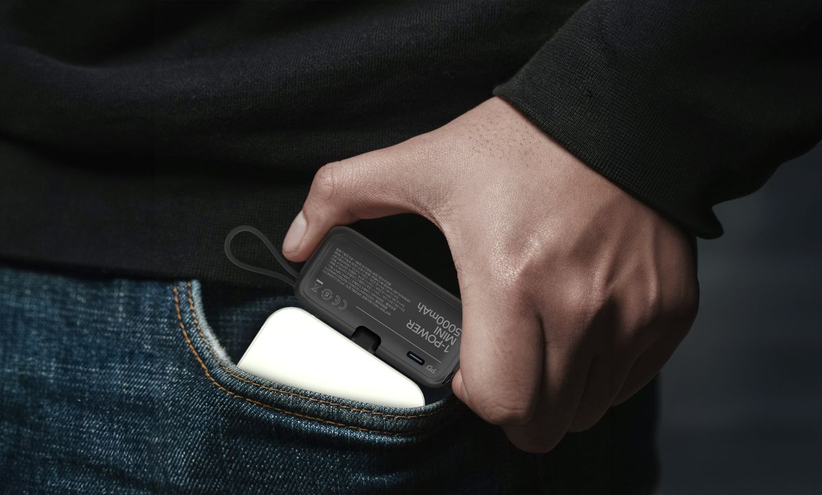 باور بانك موماكس 1-بور ميني بسعة 5000 مللي امبير مع وصلة لايتننغ مدمجة | Momax 1-Power Mini, 5000mAh Portable Battery Pack with Built-in Foldable Lightning Connector