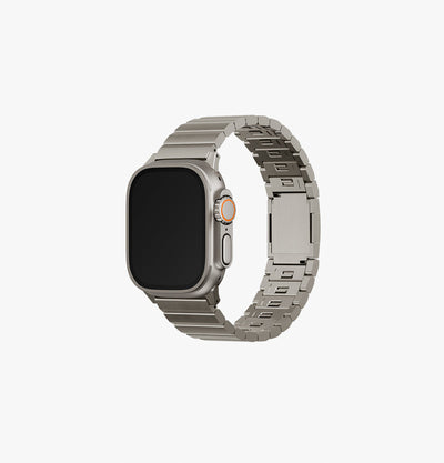UNIQ Strova Mag self-adjustable steel link Apple Watch band Silver