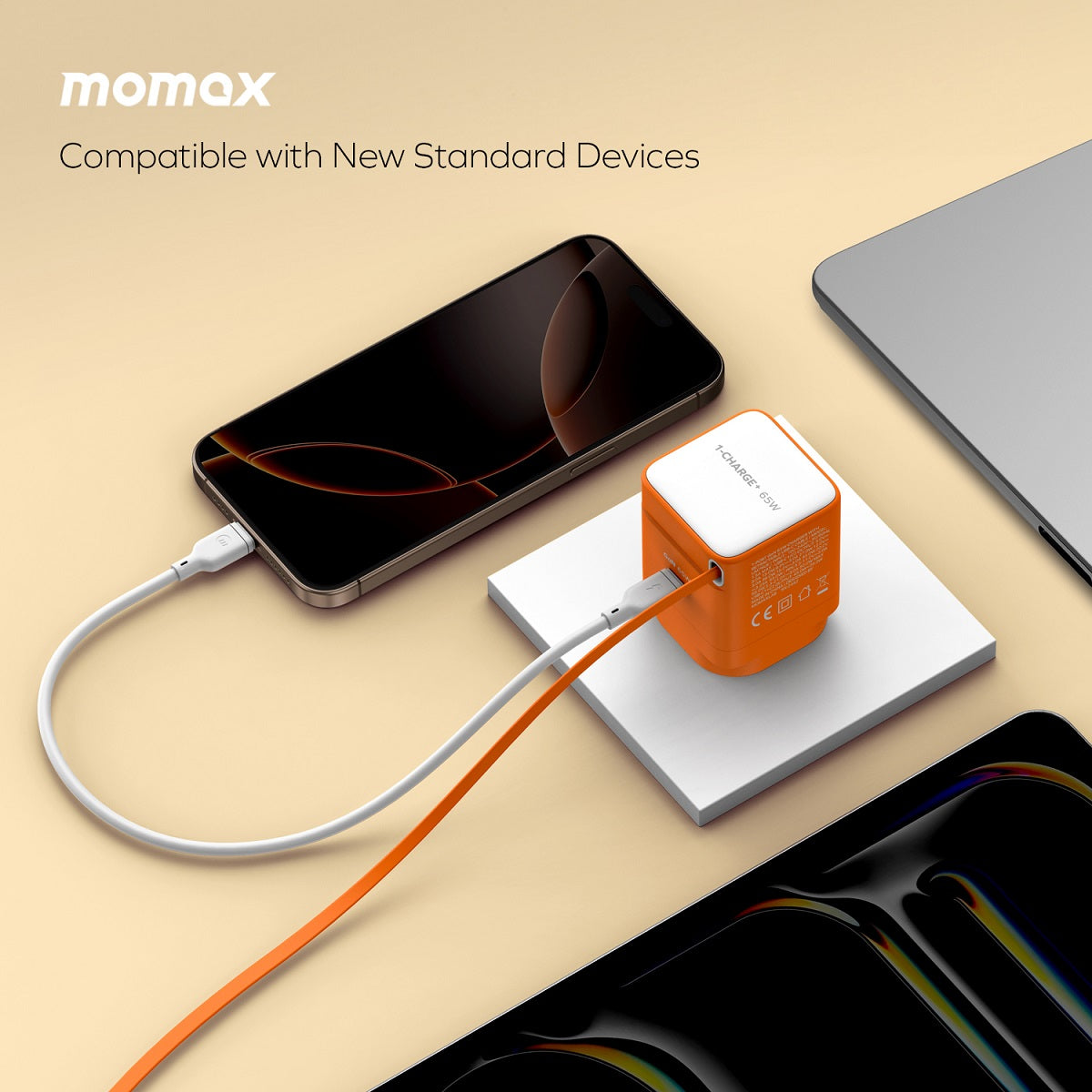 Şarjêra Bilez a Momax CHARGE & Port GaN 65W bi Kabloya USB-C ya Vekişîner - Şarjêra Bilez a Momax Charge & Port 65W bi Kabloya USB-C ya Vekişîner a Çêkirî û Porta Zêde