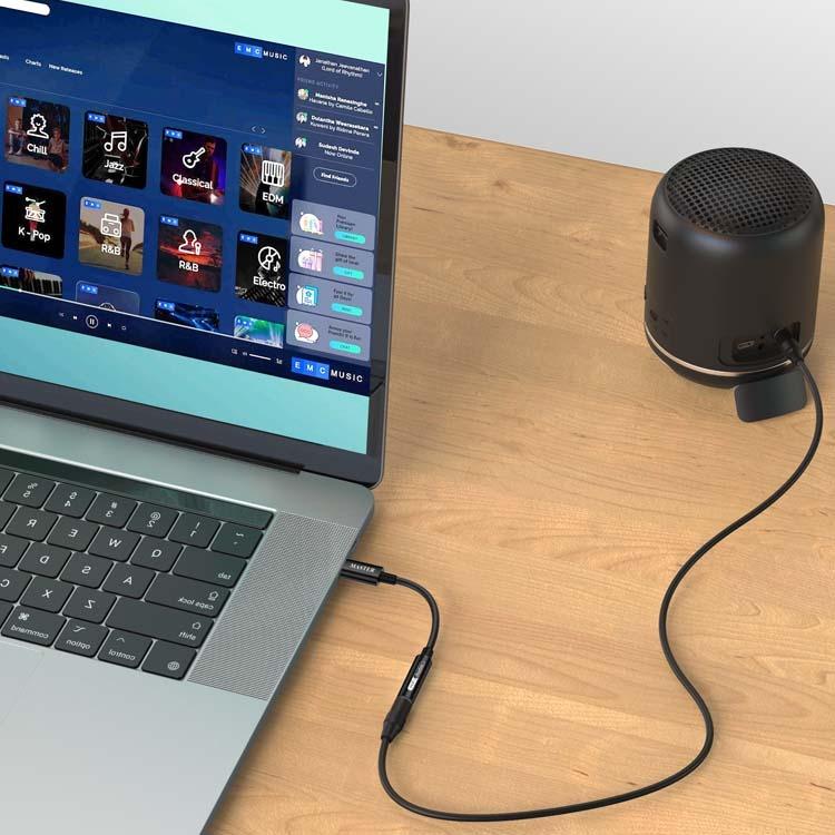 محول ماستر من تايب سي الى منفذ سماعة 3.5 ملم - اسود | Master USB-C to 3.5mm Audio Jack Converter – Black