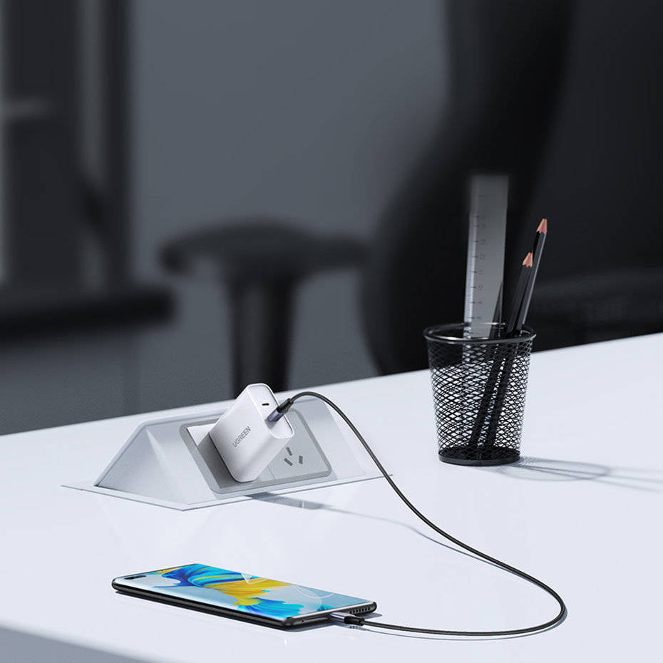كابل Ugreen من Type-C إلى Type-C شحن سريع 240W طول 2 متر - UGREEN USB-C to USB-C PD Fast Charging Cable 240W 2M For Laptops & Phones