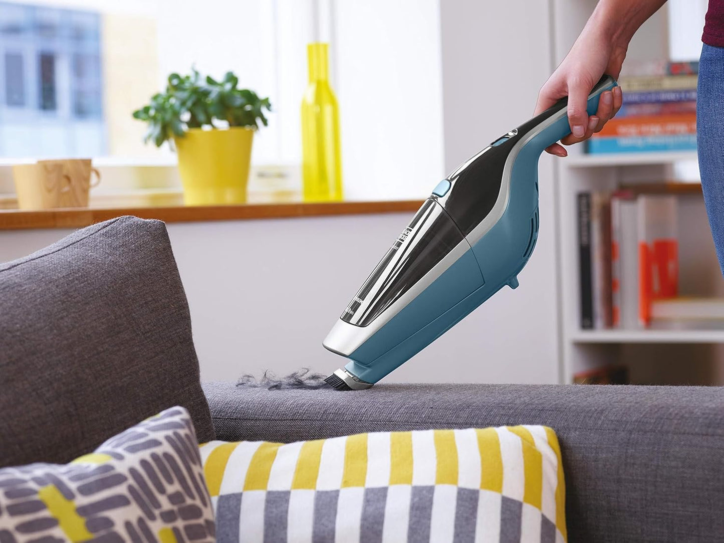 مكنسة لاسلكية بلاك آند ديكر 2 في 1 لتنظيف الأرضيات والأثاث | Black+Decker 14.4V 28.8Wh Cordless Vacuum Cleaner, 2Ah Lithium-Ion Battery