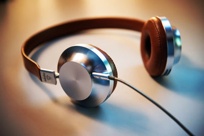تقييم أفضل 5 سماعات في العراق 2025 – JBL وAnker وSamsung بحسب المبيعات