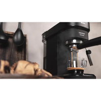ماكينة إسبريسو Cecotec Cafelizzia 790 Black بضغط 20 بار لتحضير قهوة احترافية | Cecotec Cafelizzia 790 Black Espresso Machine 20 Bar