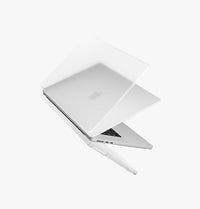UNIQ Claro MacBook Air 15 - matte translucent finish