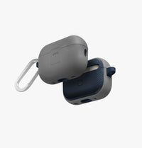 UNIQ Clyde Chalk Grey - magnetic locking mechanism
