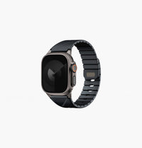 UNIQ Fluo water-resistant silicone Apple Watch band Black