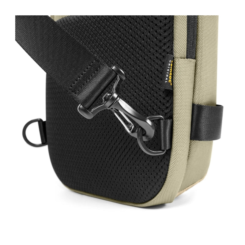 حقيبة كتف توم توك نافيغيتور T24 للابتوب بحجم 14 انش, بسعة 7 لتر | tomtoc Navigator-T24 Sling Bag M 14 Inch / 7L