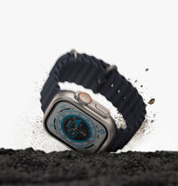 UNIQ Optix Duo Pro - stainless steel bezel detail