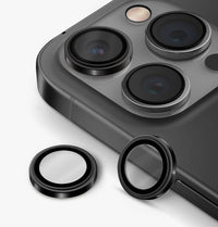 UNIQ Optix Prime - lens protector fitted on the phone