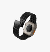 UNIQ Strova Mag Black - clasp underside