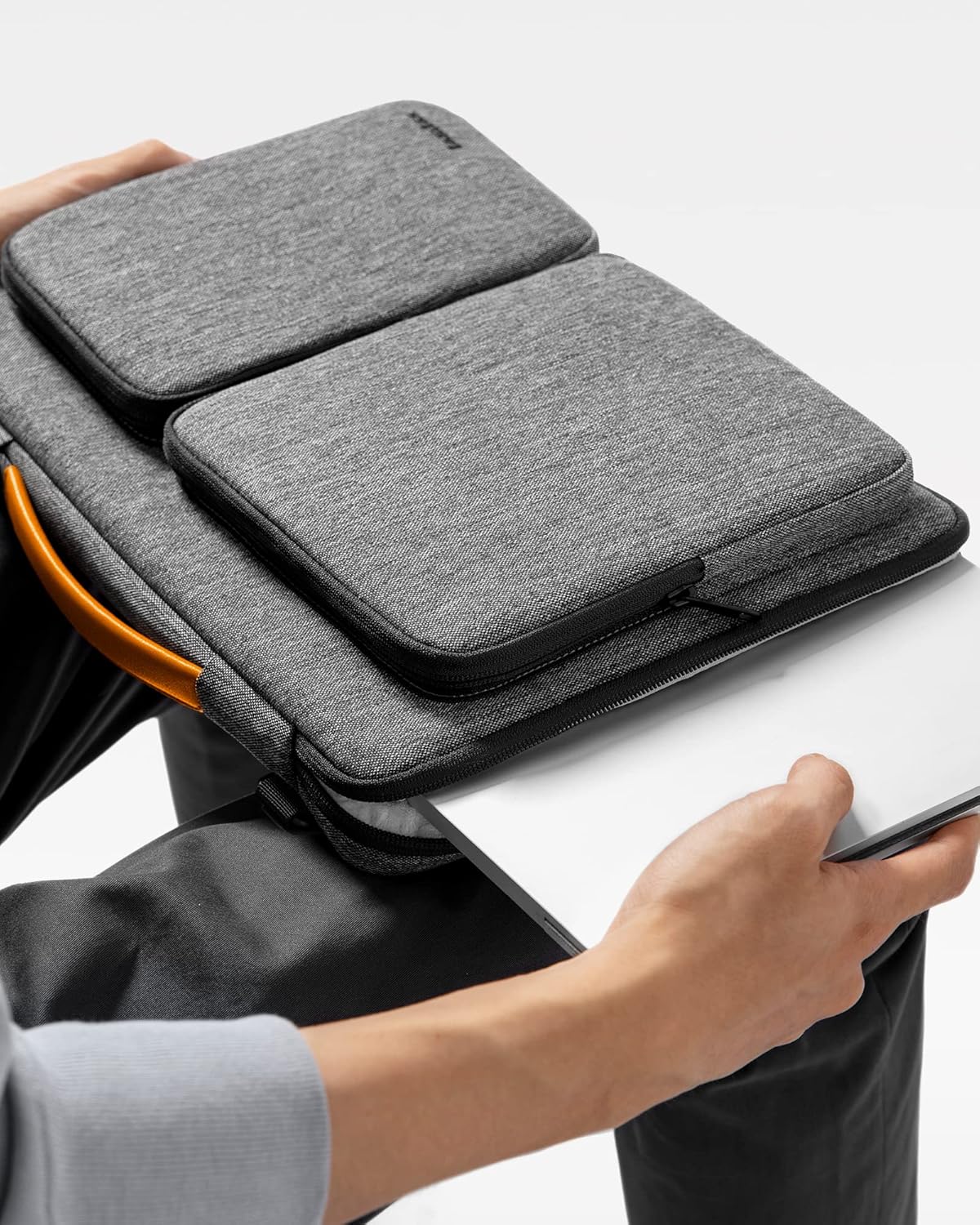 حقيبة لابتوب توم توك Defender-A42 مقاس 15.6 انش | Tomtoc Defender-A42 Laptop Briefcase 15.6 Inch