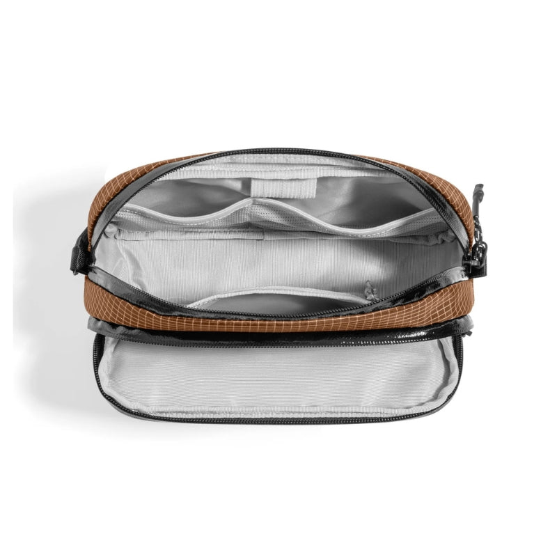 حقيبة تنظيم اكسسوارات الكترونية توم توك لايت T12 بسعة 1.8 لتر | Tomtoc Light-T12 Electronic Accessory Pouch 1.8L