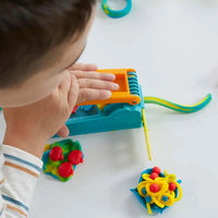 Play-Doh Fun Factory Starter Set F8805 - extruding strands